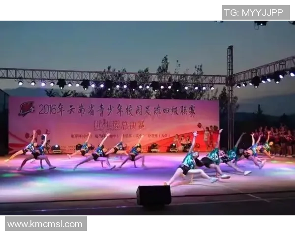 足球明星舞动青春动漫风采展现运动与艺术的完美结合